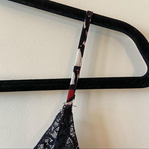 HALOGEN -Floral Lace Trim Camisole - Picture 9 of 12